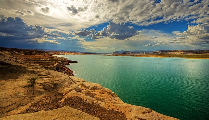 Lake-Powell_WikimediaWolfgangStaudtCC_680x392 Lake Powell