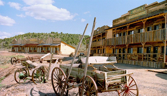 Panguitch-Utah-Old-West_WikiPD_680x392 Old West town near Panguitch, Utah
