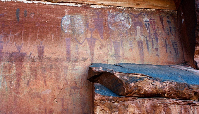 Petroglyphs-Courthouse-Wash_WikiMoralMoney_680 Courthouse Wash Panel in Arches National Park