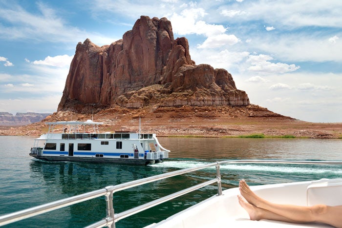 Forever-HouseboatLakePowell_courtesy_700v Houseboating at Lake Powell
