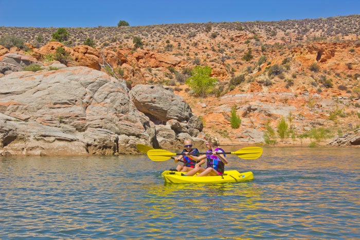 GunlockSP-Kayak_JoeNewman_WashCty_700 Kayaking at Gunlock State Park in Utah