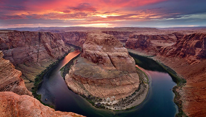 HorseshoeBend_iStockCourtesyPageLakePowell_700 Horseshoe Bend