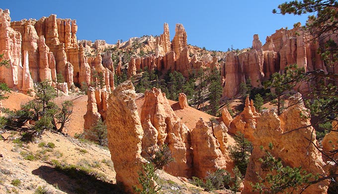 Bryce-Fairyland-Loop-3_Dollar_680 Fairyland Loop Hiking Trail in Bryce Canyon National Park.