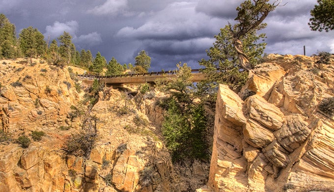 UT-Hells-Backbone-Bridge_WikiJasonJCorneveaux_680 Hell's Backbone Bridge