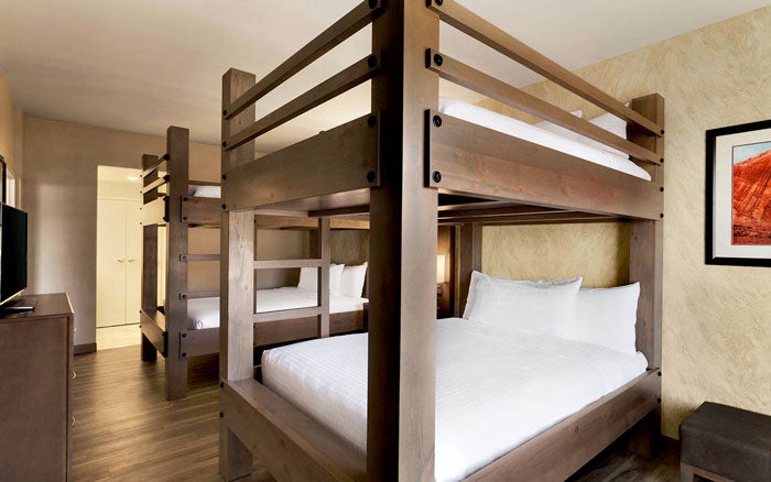 HomewoodSuitesHilton-2QueenBunkbedsSuite_courtesy_700 Two Queen Bunkbed Suite at Homewood Suites by Hilton Moab