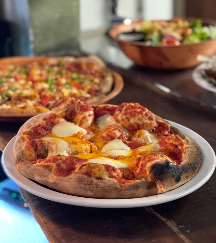 Plant-based pizza at Peekabo Canyon Wood Fired Kitchen in Kanab, Utah