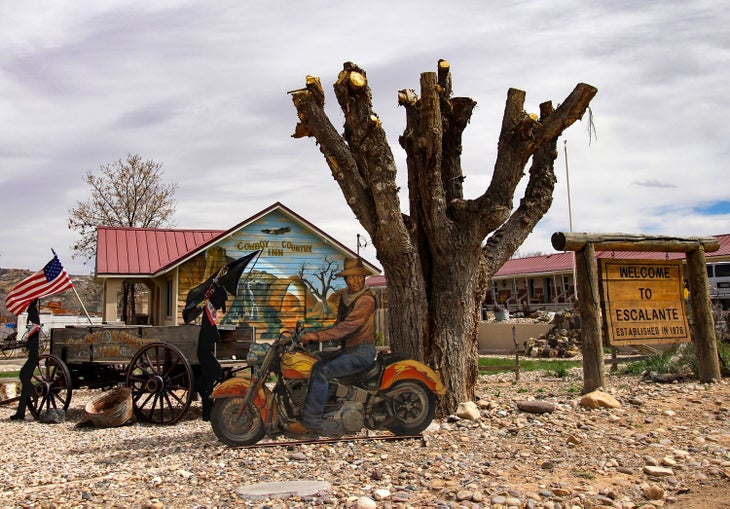 Welcome to Escalante sign