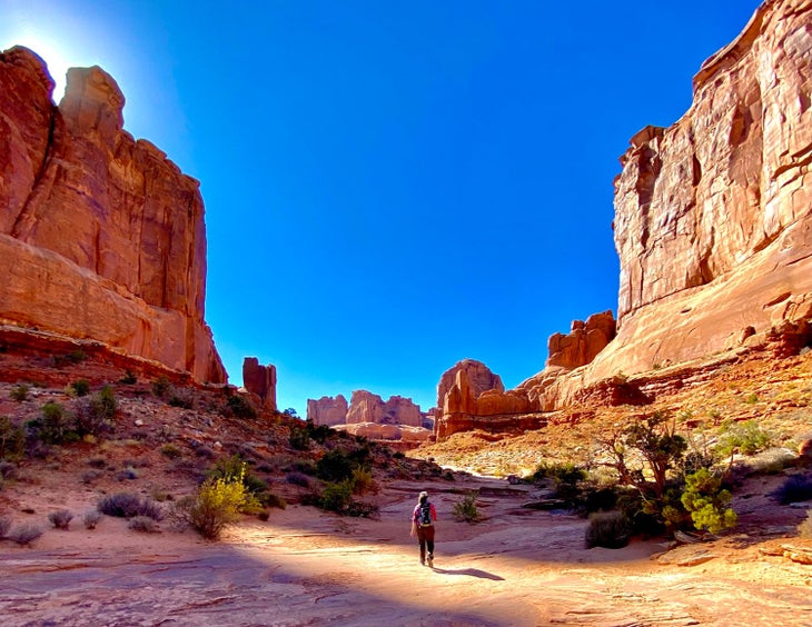 Hiking Park Avenue in Arches National Park, Utah