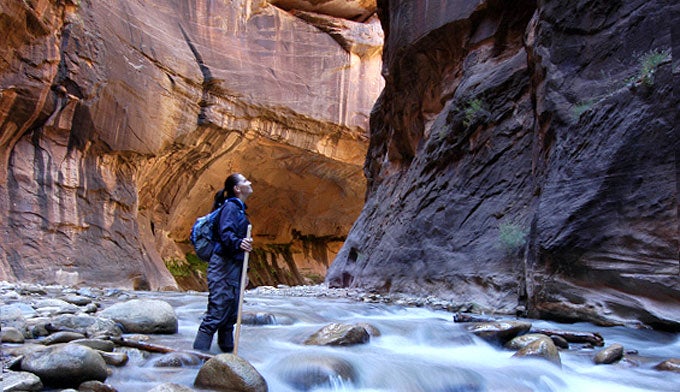zion-park-explore-narrow Hiking in the Virgin River through the Narrows in Zion National Park